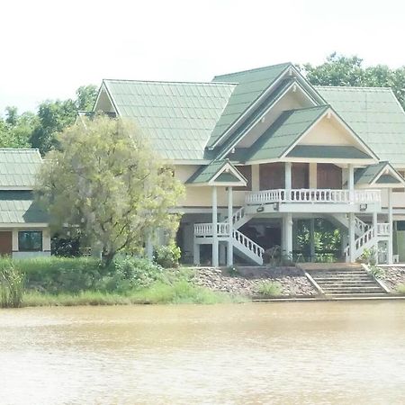 Rai Fhun Pen Jing Hotel Nakhonratchasima Buitenkant foto
